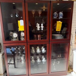 Klim Vitrine Mørk Mahogni