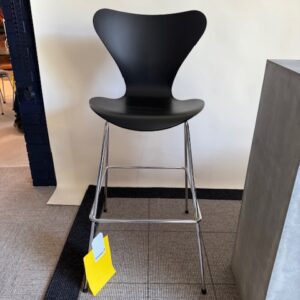 Fritz Hansen Barstol 3217 - Sort Lak