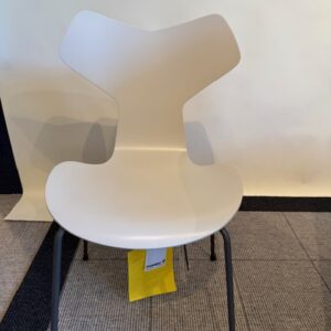 Fritz Hansen - Grand Prix FH3130 - Beige Lak