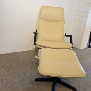Berg Furniture, C-90 - Lænestol & skammel