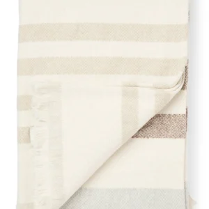 Compliments, Serra Throw
