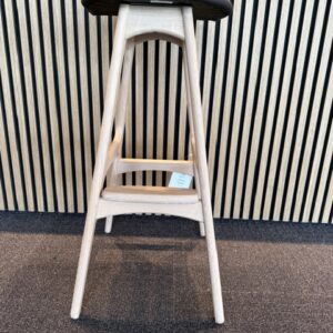 Hammel Furniture, Buch - Barstol